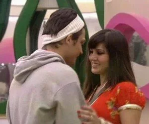 sunny leone bigg boss 5 300x249 Bigg Boss 5: Sunny Leone minds being kissed!