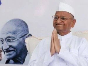 anna hazare photos 300x224 NRIs comes in support of Anna Hazare