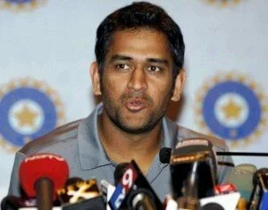 ms dhoni 300x235 MS Dhoni may lose Test Captaincy: Experts
