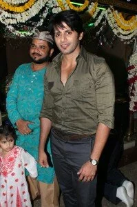 Karanvir Bohra 199x300 Karanvir Bohra gets Allahs blessings For Mumbai 125 Kms