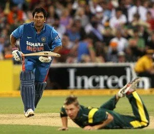 MS Dhoni 300x261 MS Dhoni is a class player: Australia Captain Michael Clarke