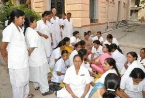 Nurses Strike 300x203 Nurses extend strike, Demanding better salaries and work conditions