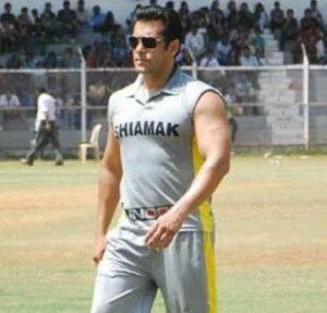 Salman Khan 300x287 Aamir Khan misses sons cricket match for Satyamev Jayate