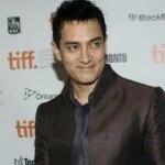 Aamir Khan 150x150 Aamir keeps his promise, leaves for Haj with mother