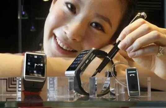 Samsung i Watch march20 Samsung Smart Watch underway to rival Apple’s iWatch 