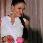 Veena Malik Playing Holi10 150x150 Veena Malik in the colour of Holi