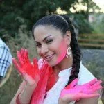 Veena Malik Playing Holi14 150x150 Veena Malik in the colour of Holi