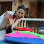 Veena Malik Playing Holi4 150x150 Veena Malik in the colour of Holi